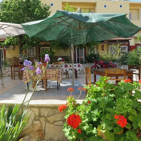 Costas - Popi Penzion 2*