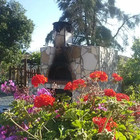 Costas - Popi Guest house